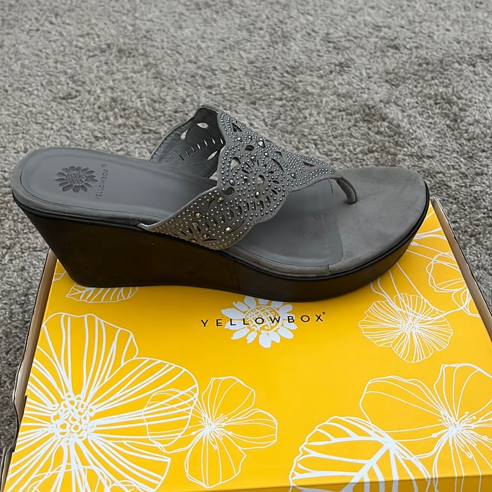 Yellow box Kristabelle 2.5 inch heel sandals